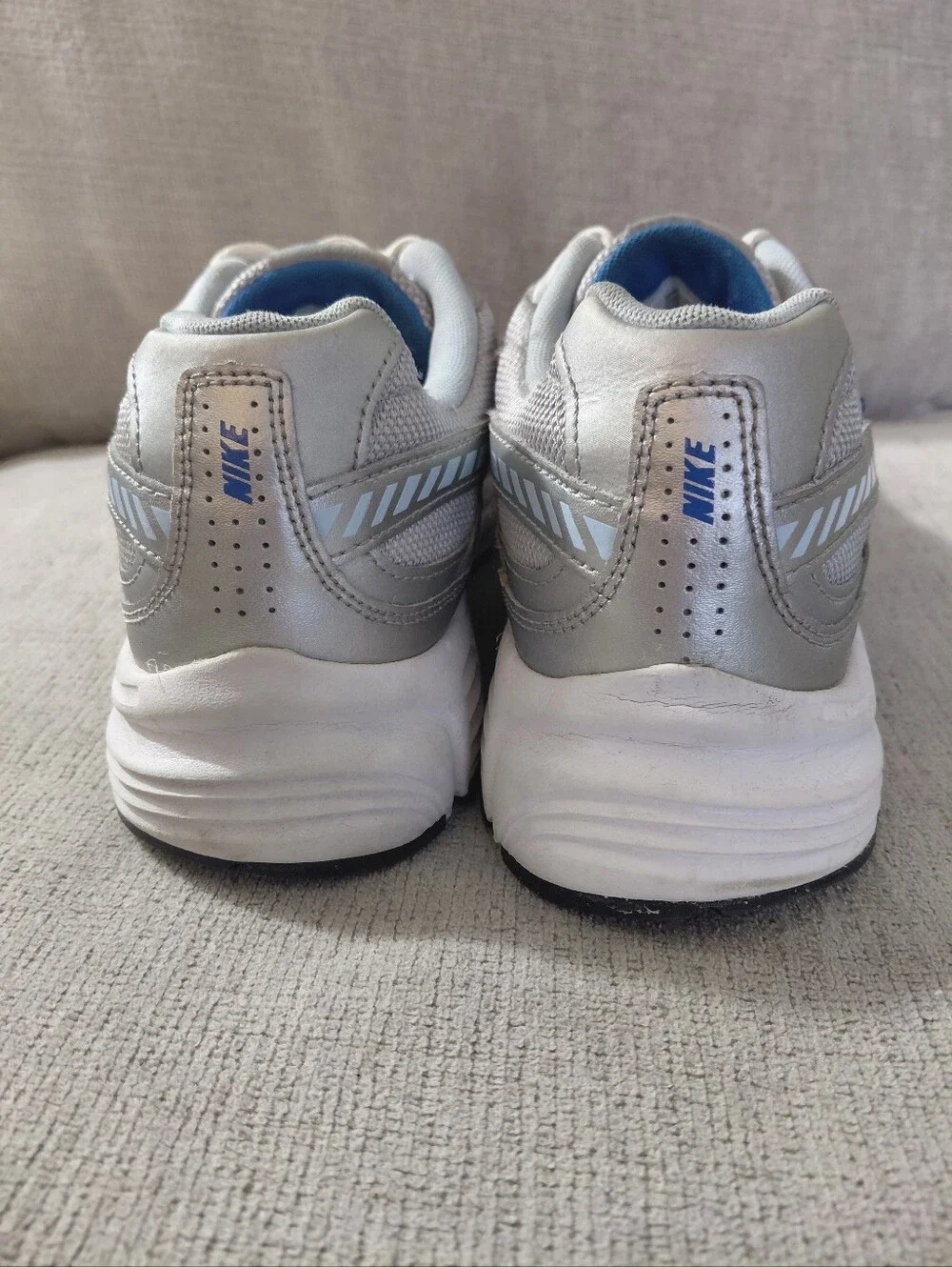 Nike Women's Initiator Silver with Light Blue Accent Running Sneakers